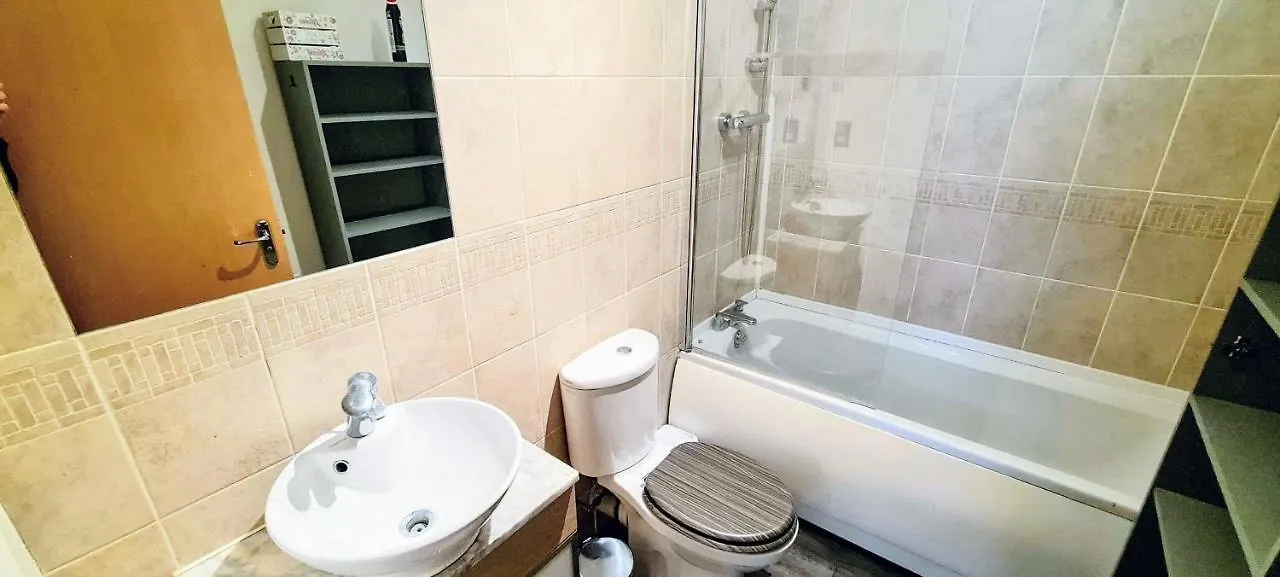 Modern Spacious 3 Bedroom City Centre Apartment - Free Parking - Private Balcony - Excellent Service エディンバラ イギリス