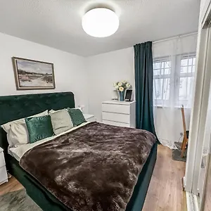 Comfortable 2 Bedroom Flat In The Centre Apartment