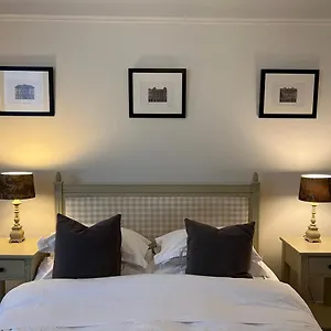 Wm Garden Apartment