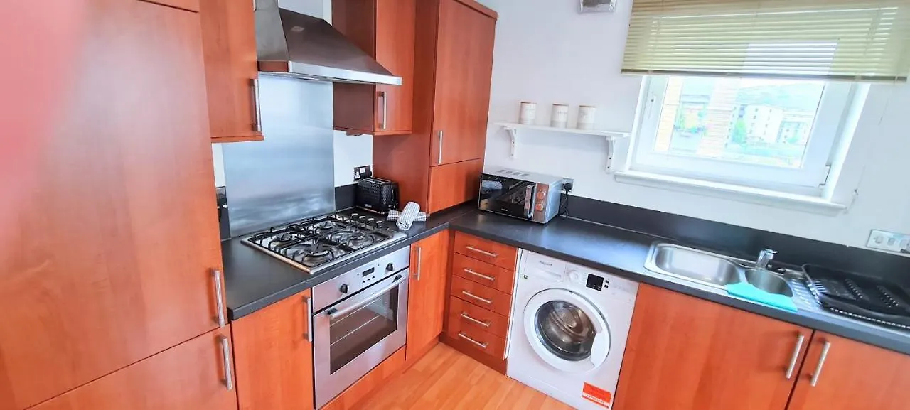 Modern Spacious 3 Bedroom City Centre Apartment - Free Parking - Private Balcony - Excellent Service Edinburgh 0*,  United Kingdom
