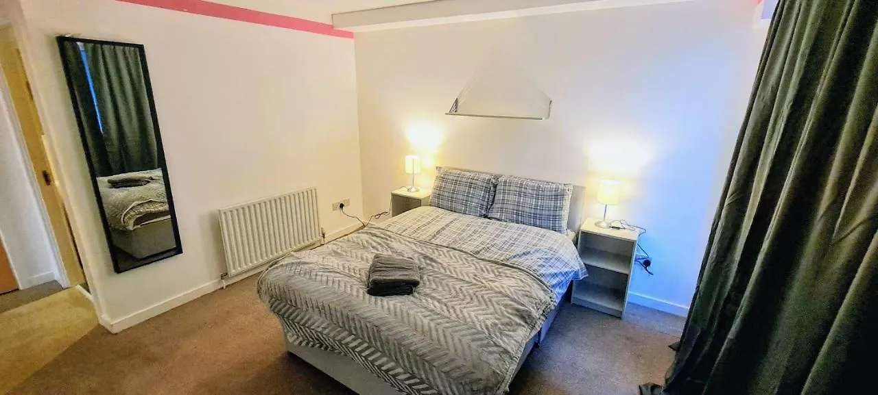 Modern Spacious 3 Bedroom City Centre Apartment - Free Parking - Private Balcony - Excellent Service Edinburgh United Kingdom