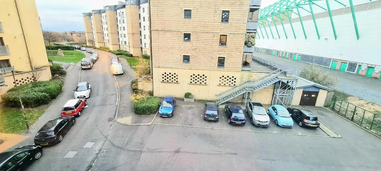 Modern Spacious 3 Bedroom City Centre Apartment - Free Parking - Private Balcony - Excellent Service Edinburgh 0*,